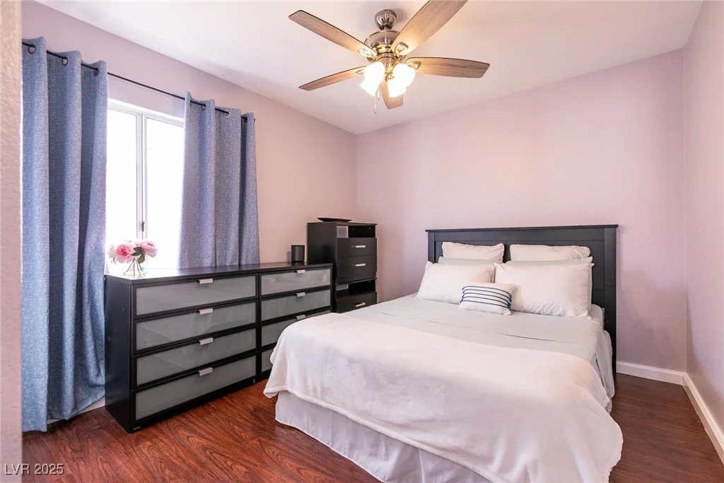 8872 Hampton Green, Las Vegas, NV 89129