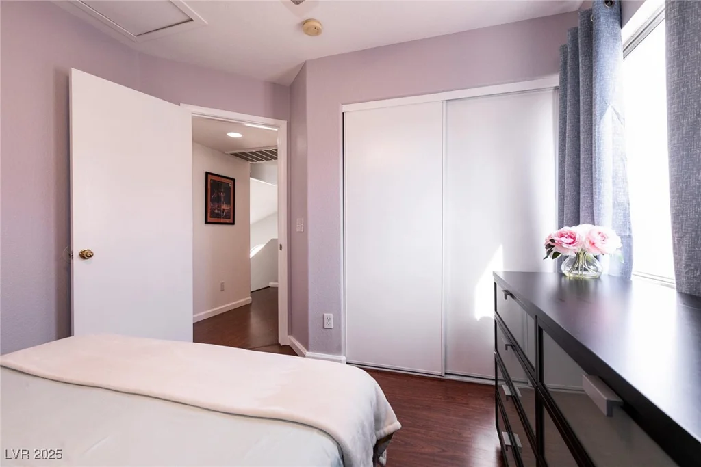 8872 Hampton Green, Las Vegas, NV 89129