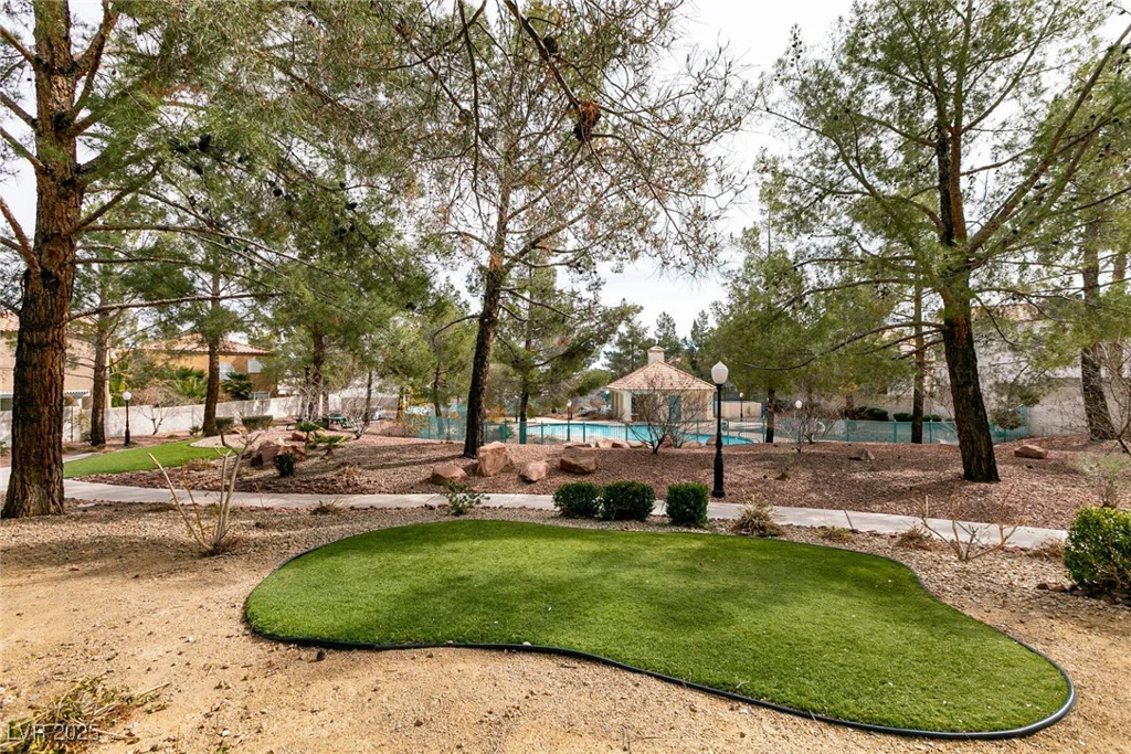 8872 Hampton Green, Las Vegas, NV 89129