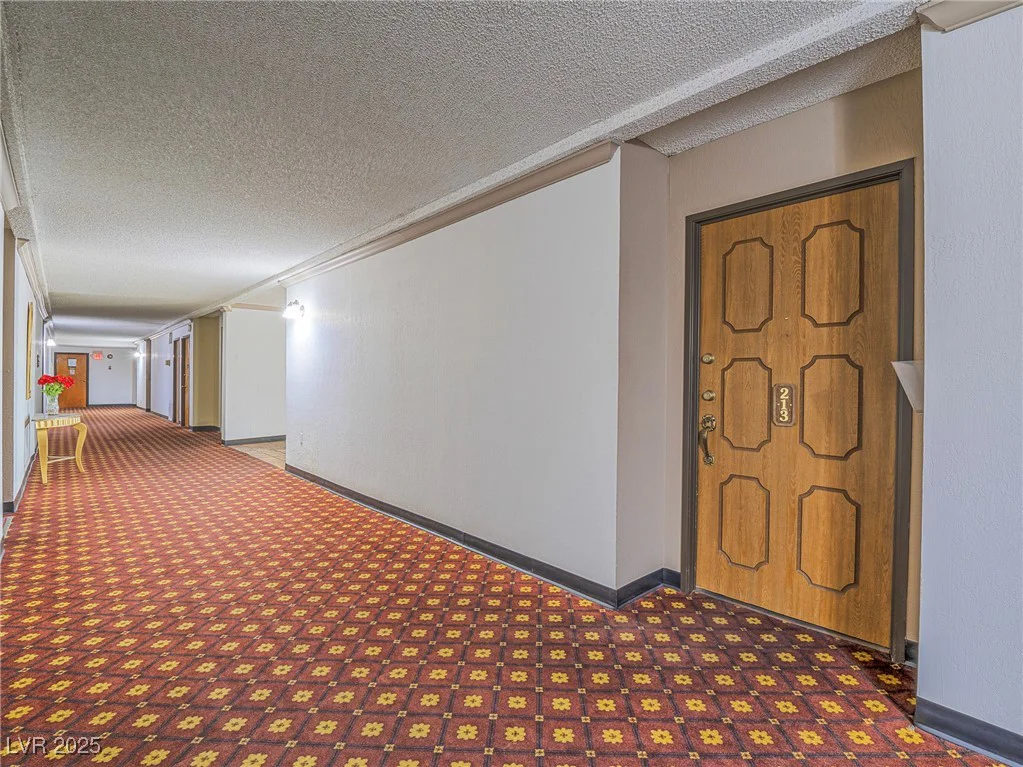 725 Royal Crest, Las Vegas, NV 89169