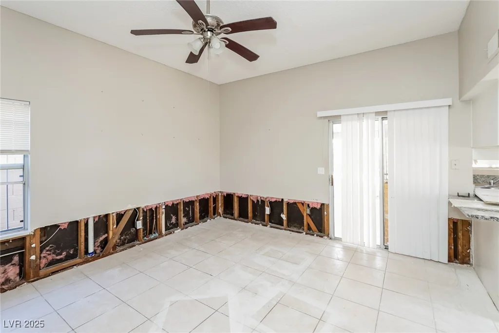 557 Liverpool, Henderson, NV 89011