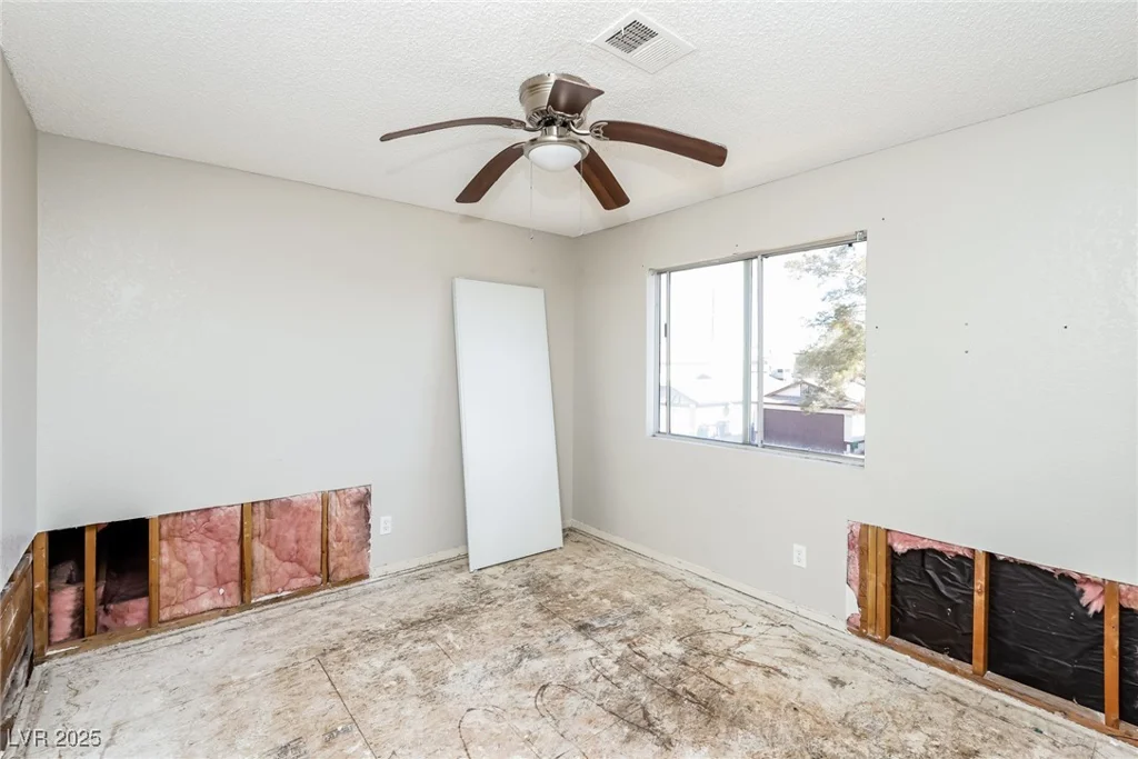 557 Liverpool, Henderson, NV 89011