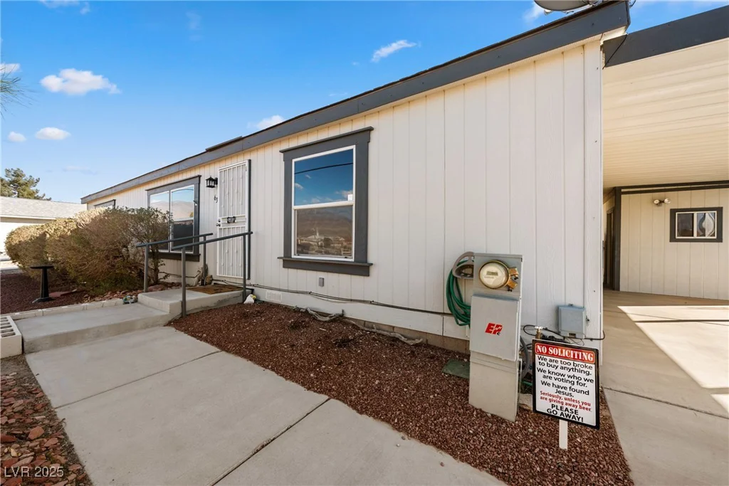 633 Simkins, Pahrump, NV 89060