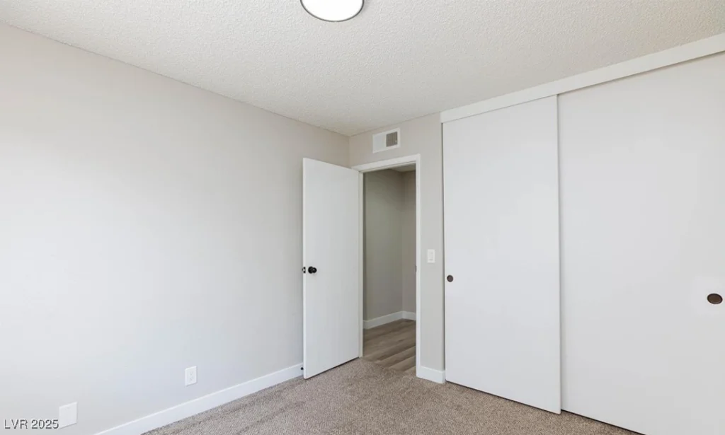 7176 Southpark, Las Vegas, NV 89147