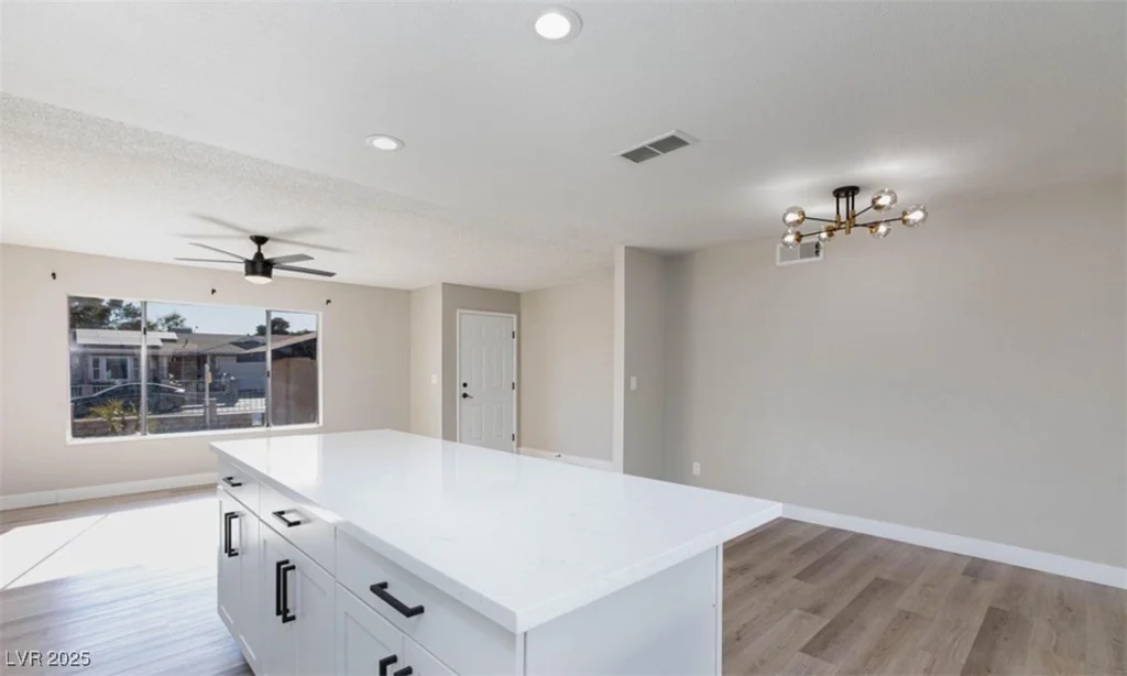 7176 Southpark, Las Vegas, NV 89147