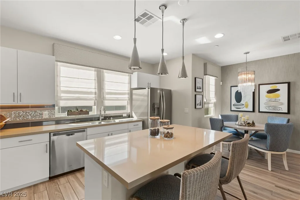 11256 Rainbow Peak, Las Vegas, NV 89135