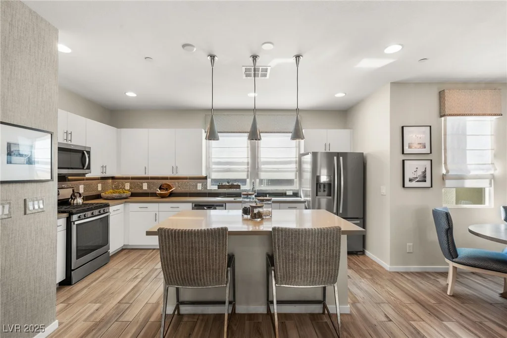 11256 Rainbow Peak, Las Vegas, NV 89135