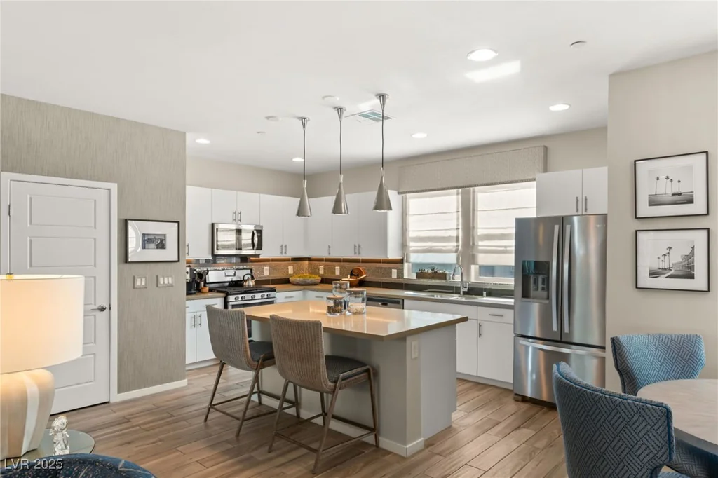 11256 Rainbow Peak, Las Vegas, NV 89135