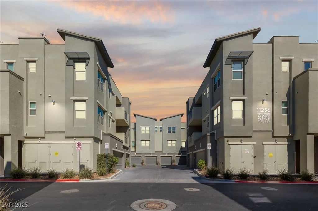 11256 Rainbow Peak, Las Vegas, NV 89135