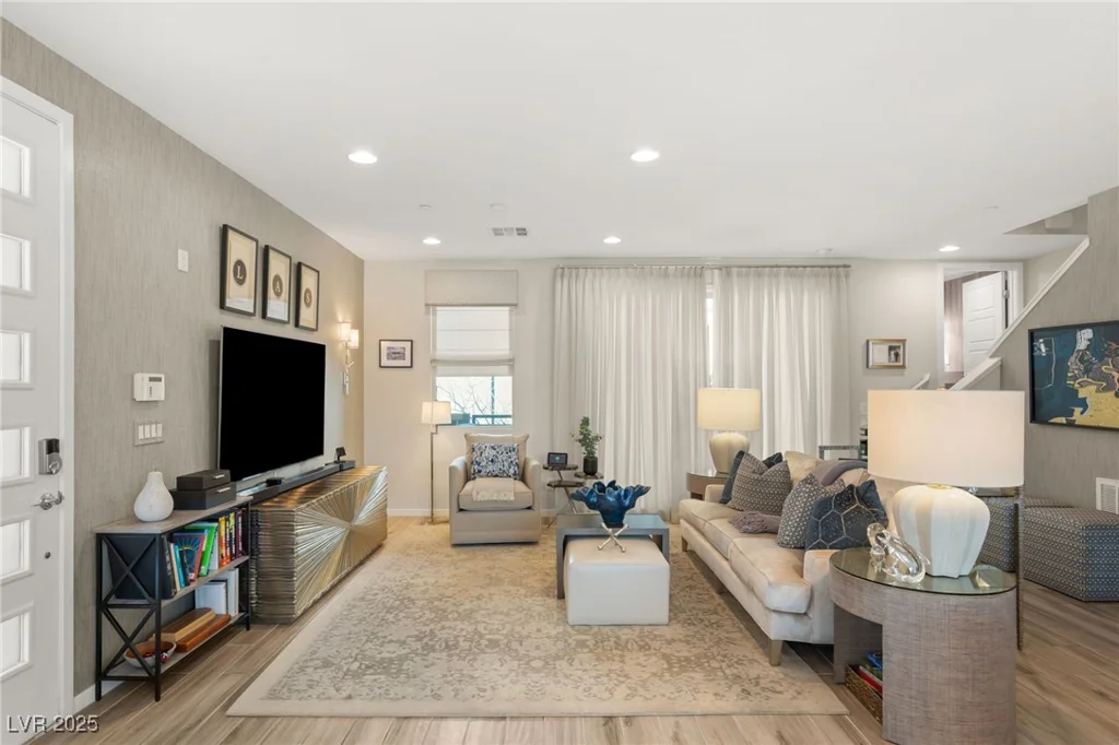 11256 Rainbow Peak, Las Vegas, NV 89135