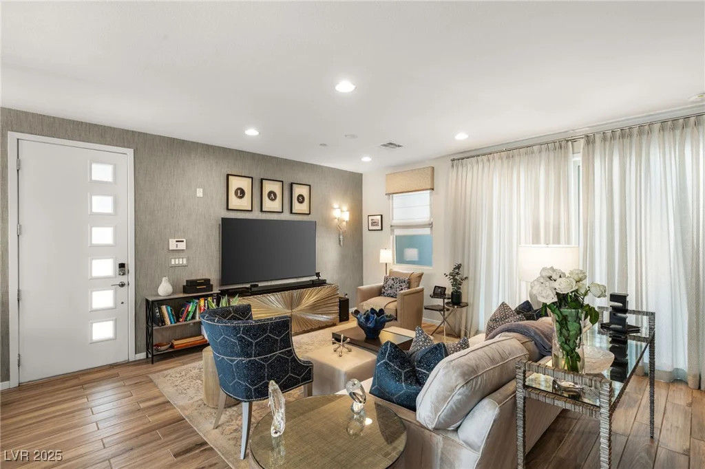 11256 Rainbow Peak, Las Vegas, NV 89135