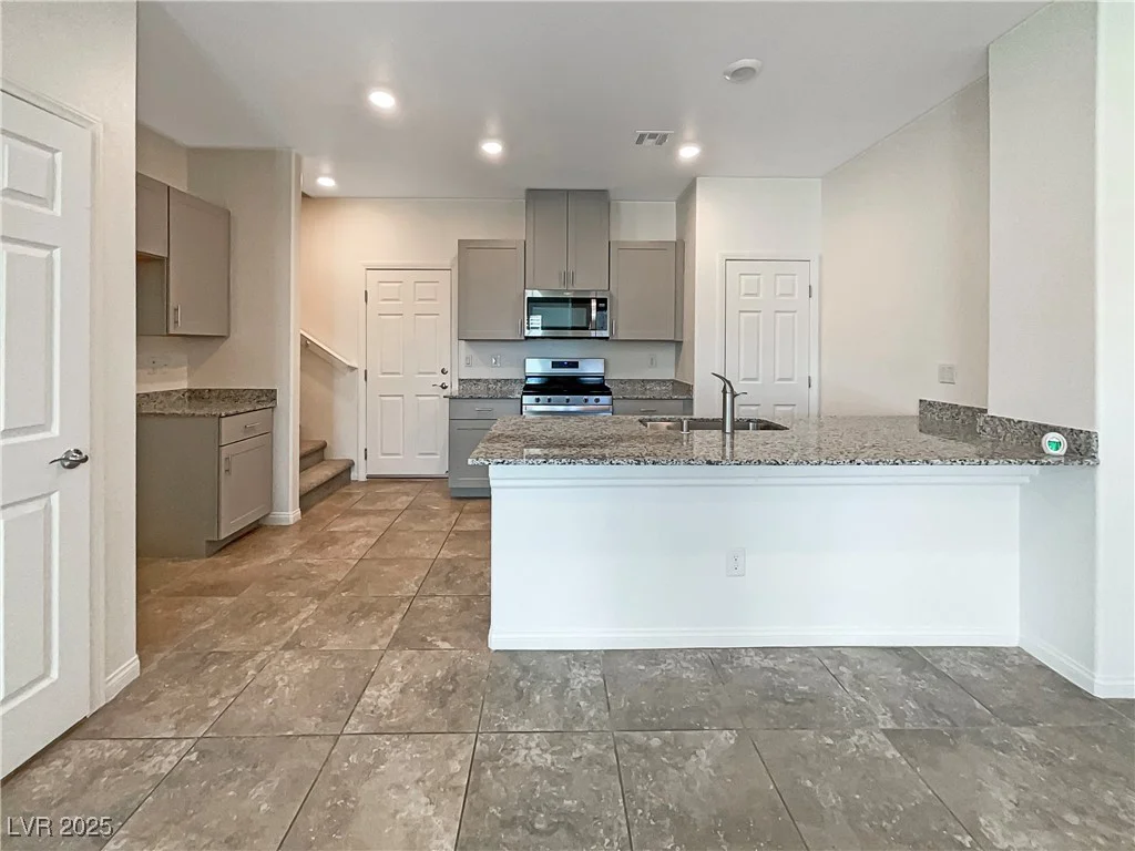 7325 Sunray Point, North Las Vegas, NV 89084