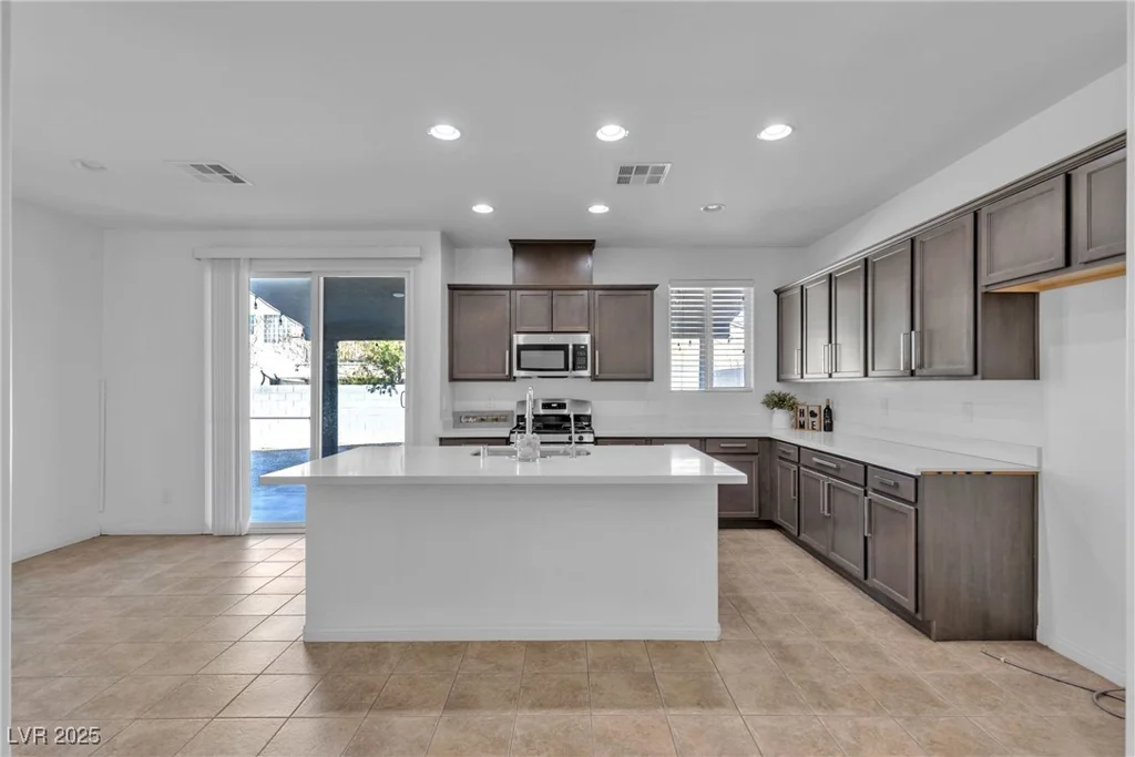 6832 Upland Heights, Las Vegas, NV 89142
