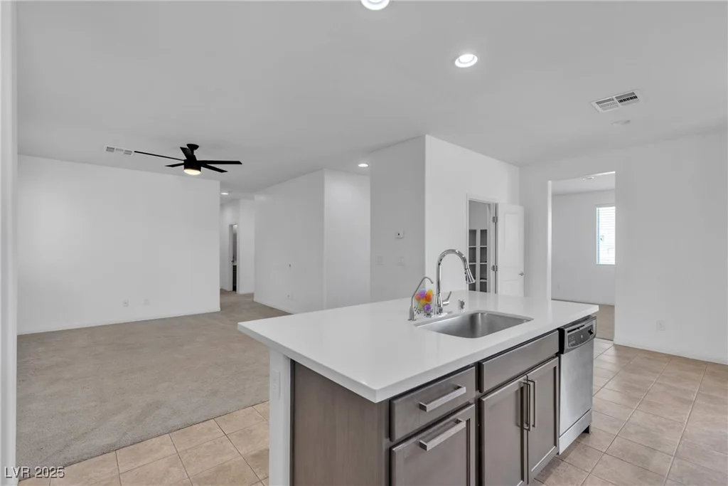 6832 Upland Heights, Las Vegas, NV 89142