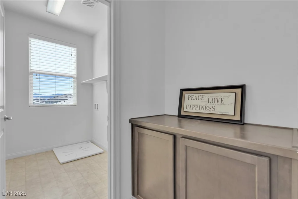 6832 Upland Heights, Las Vegas, NV 89142