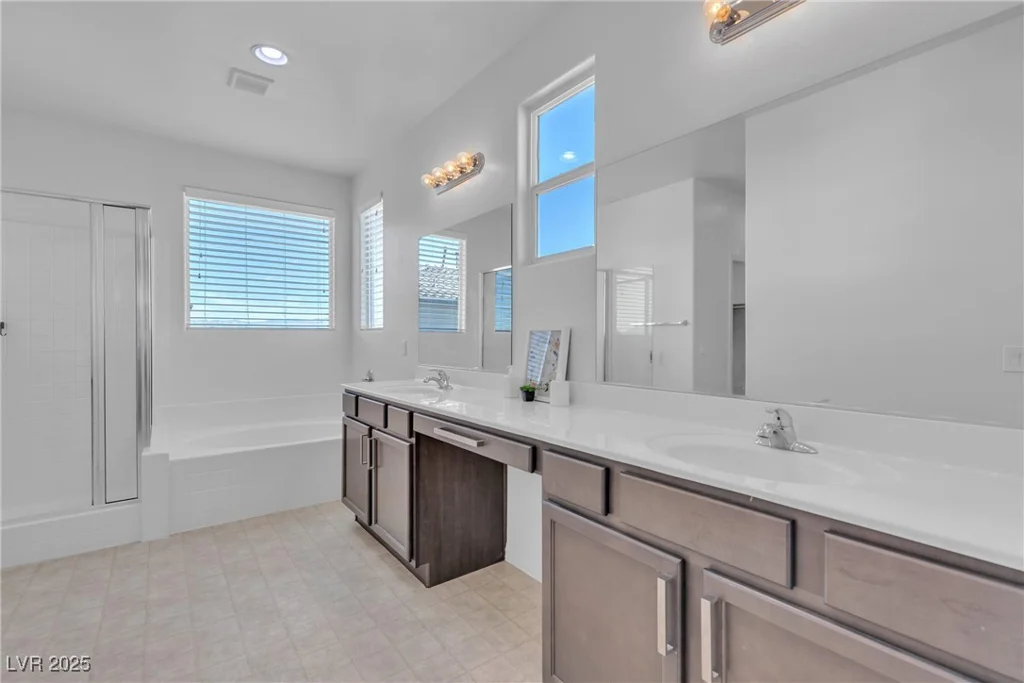 6832 Upland Heights, Las Vegas, NV 89142