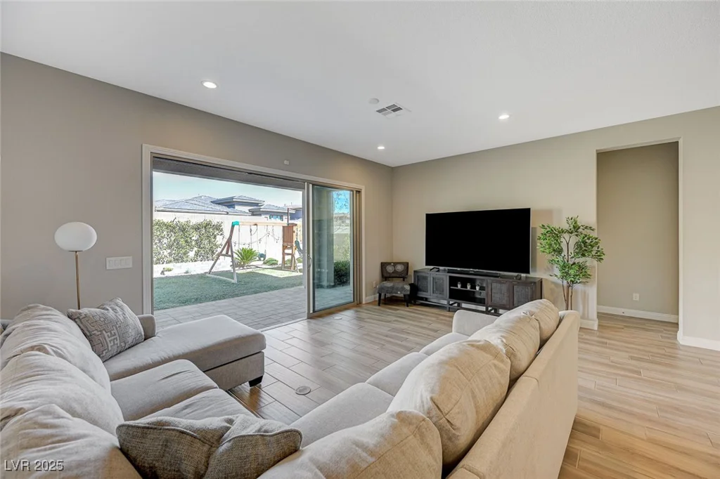 12422 Tudor Arch, Las Vegas, NV 89138