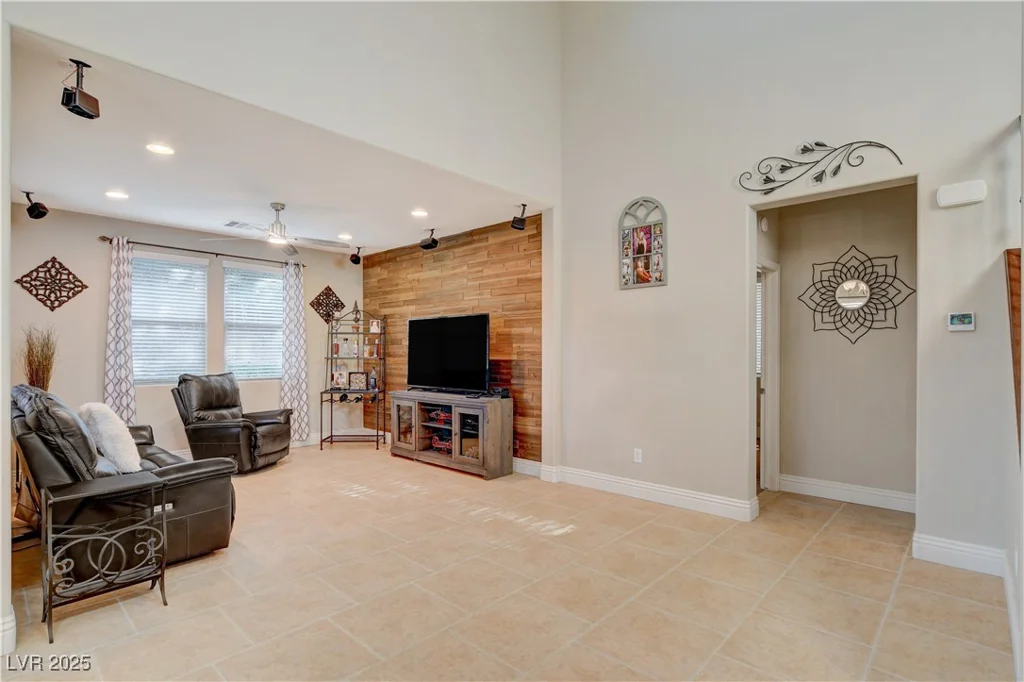 5741 Shadow Bend, Las Vegas, NV 89135