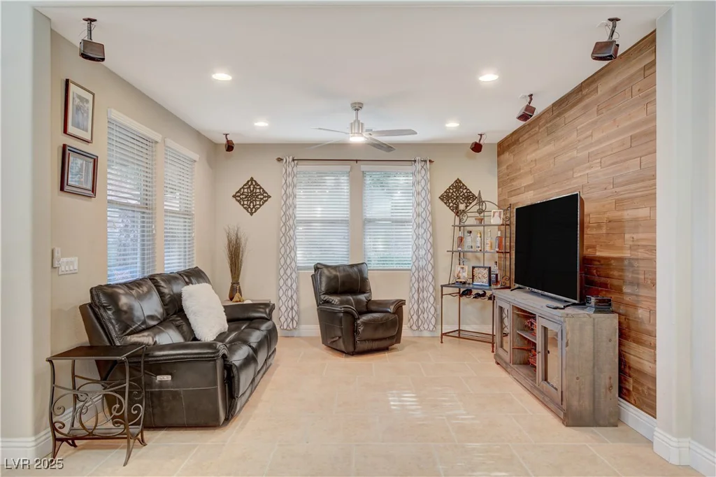 5741 Shadow Bend, Las Vegas, NV 89135