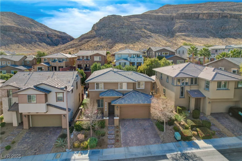 5741 Shadow Bend, Las Vegas, NV 89135