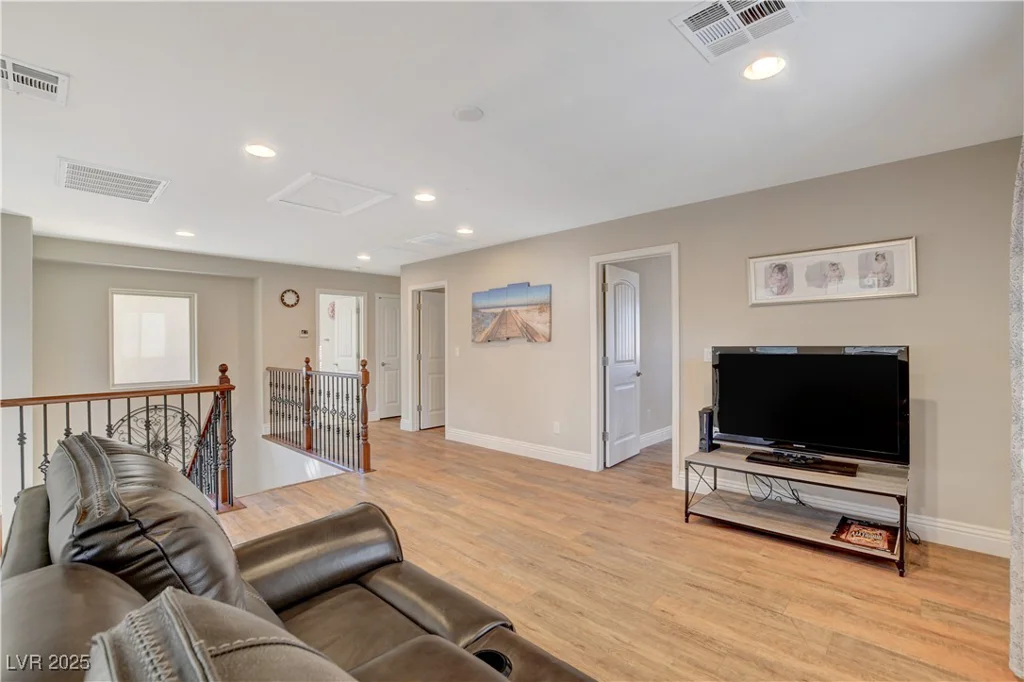 5741 Shadow Bend, Las Vegas, NV 89135