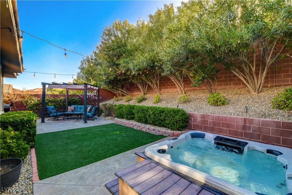 5741 Shadow Bend, Las Vegas, NV 89135
