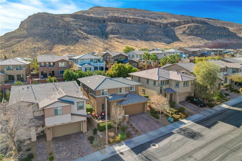5741 Shadow Bend, Las Vegas, NV 89135