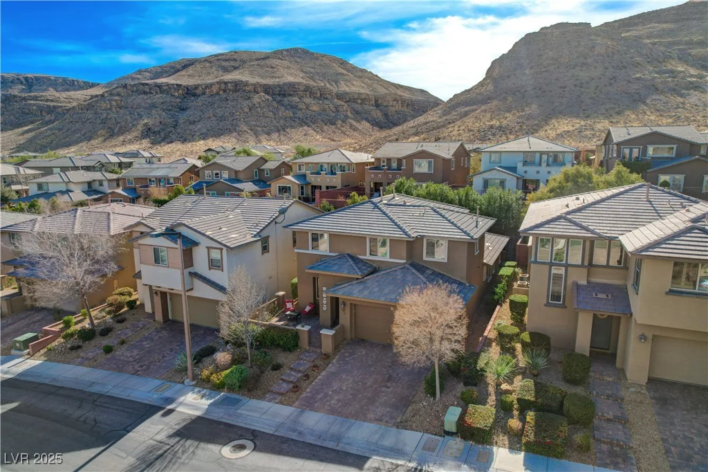 5741 Shadow Bend, Las Vegas, NV 89135