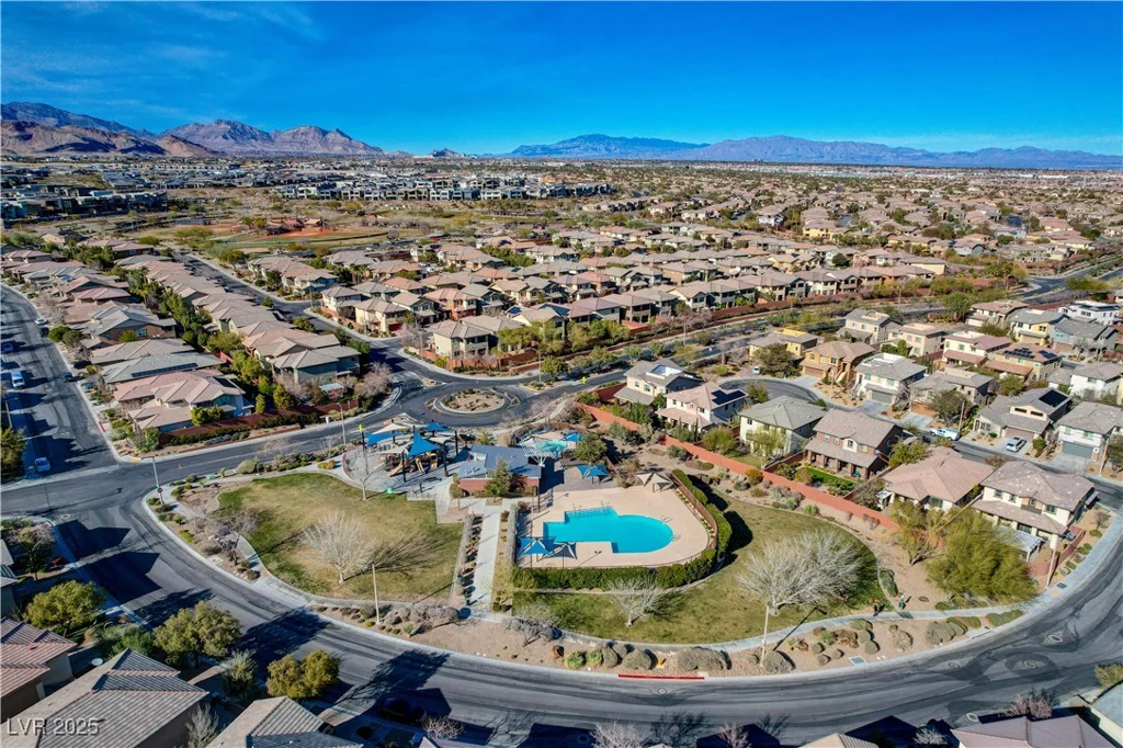 5741 Shadow Bend, Las Vegas, NV 89135