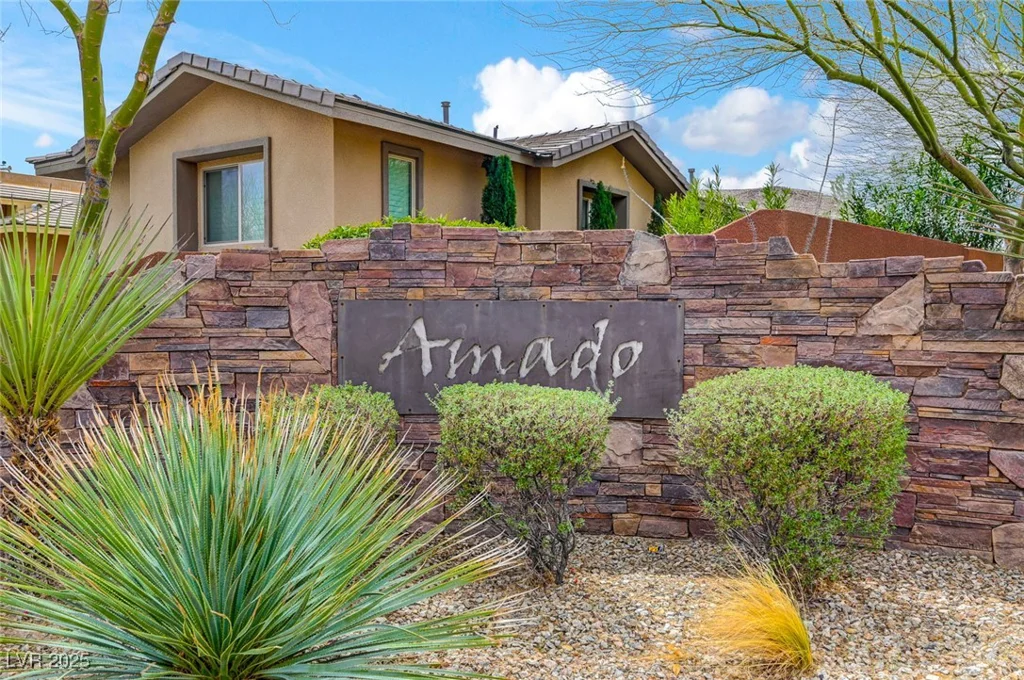 5741 Shadow Bend, Las Vegas, NV 89135