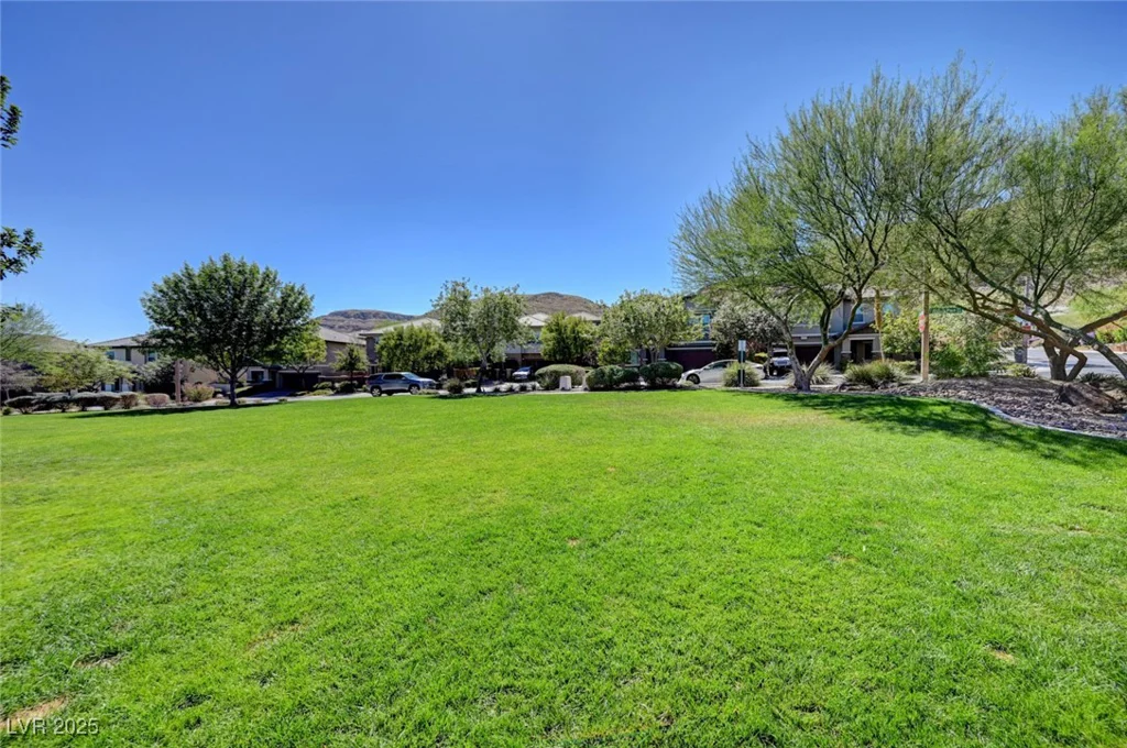 5741 Shadow Bend, Las Vegas, NV 89135