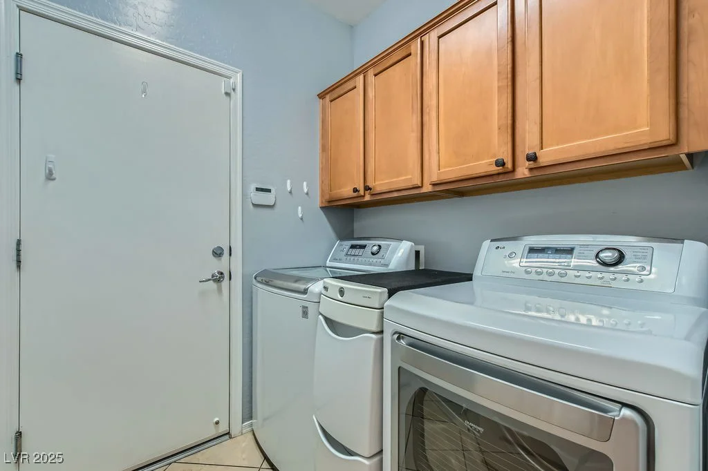 2705 Cuckoo Shrike, North Las Vegas, NV 89084