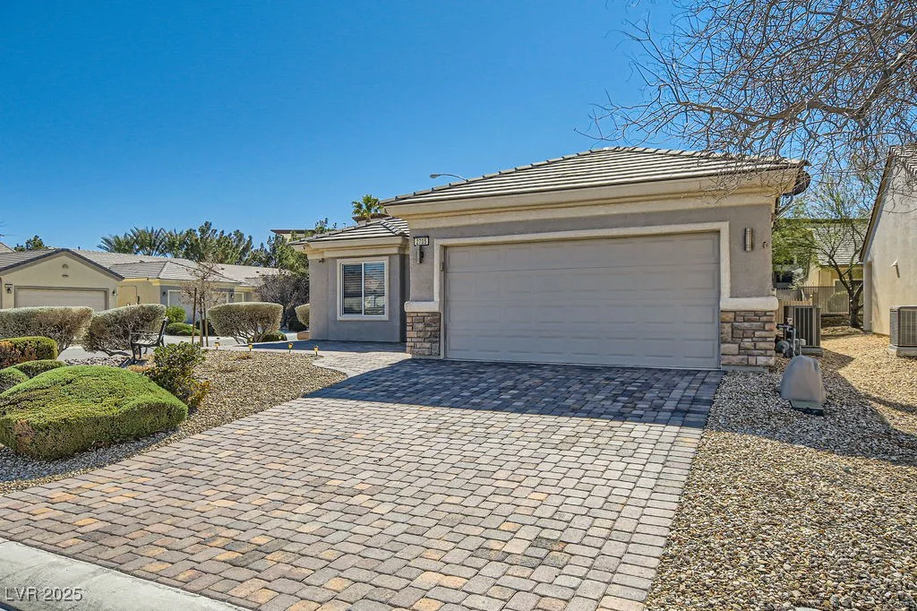 2705 Cuckoo Shrike, North Las Vegas, NV 89084