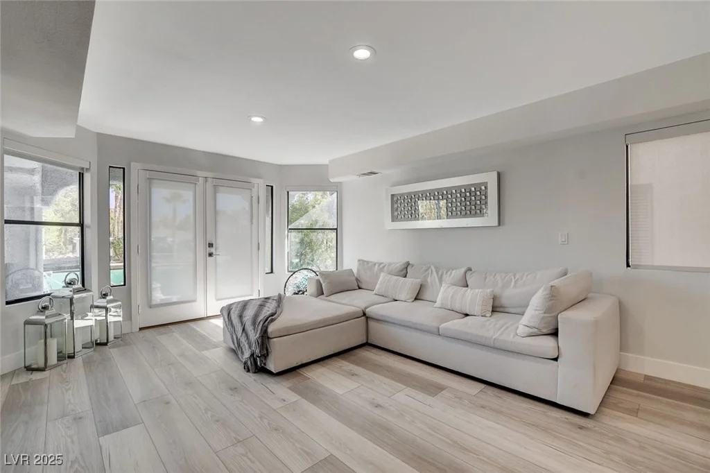 3012 Waterside, Las Vegas, NV 89117