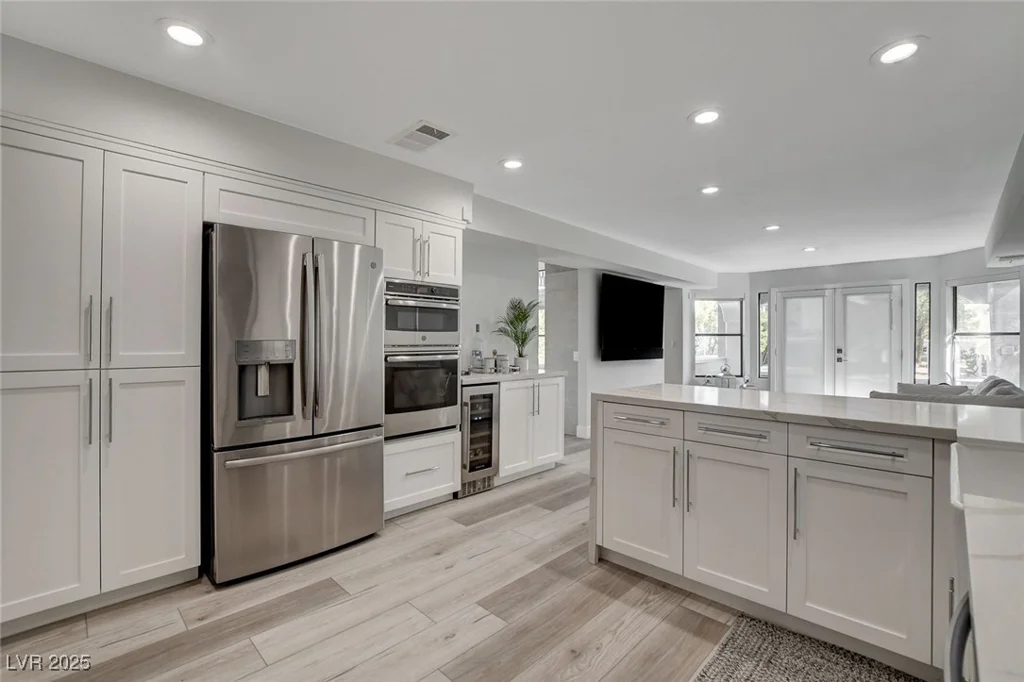 3012 Waterside, Las Vegas, NV 89117