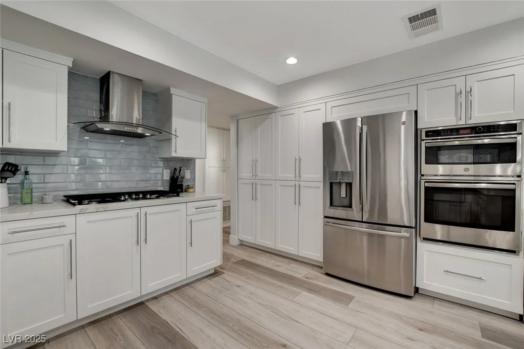3012 Waterside, Las Vegas, NV 89117