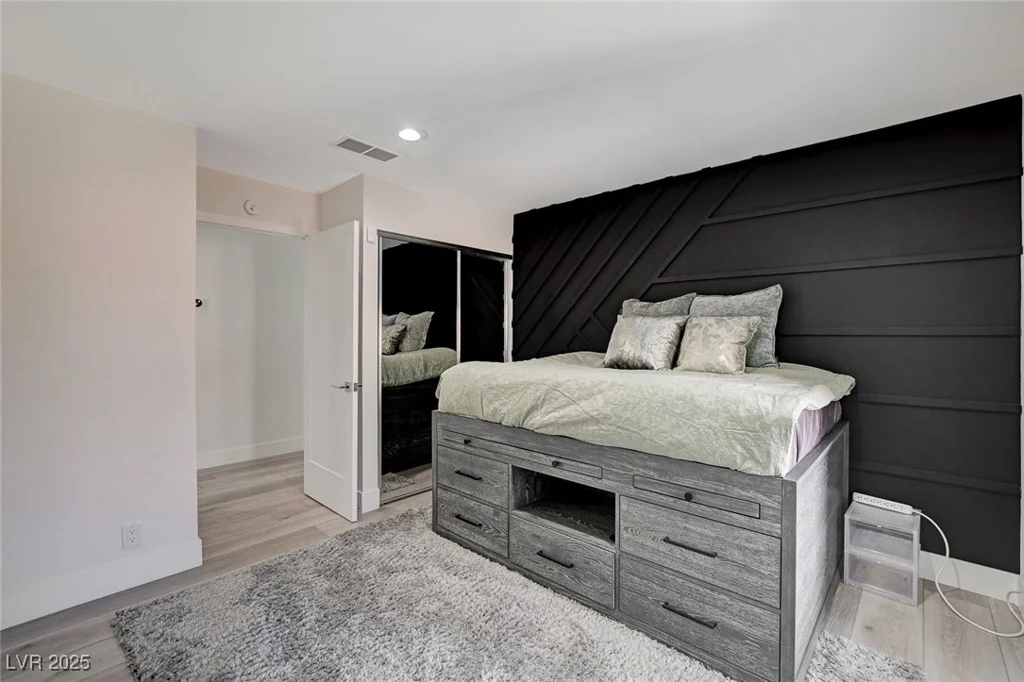 3012 Waterside, Las Vegas, NV 89117