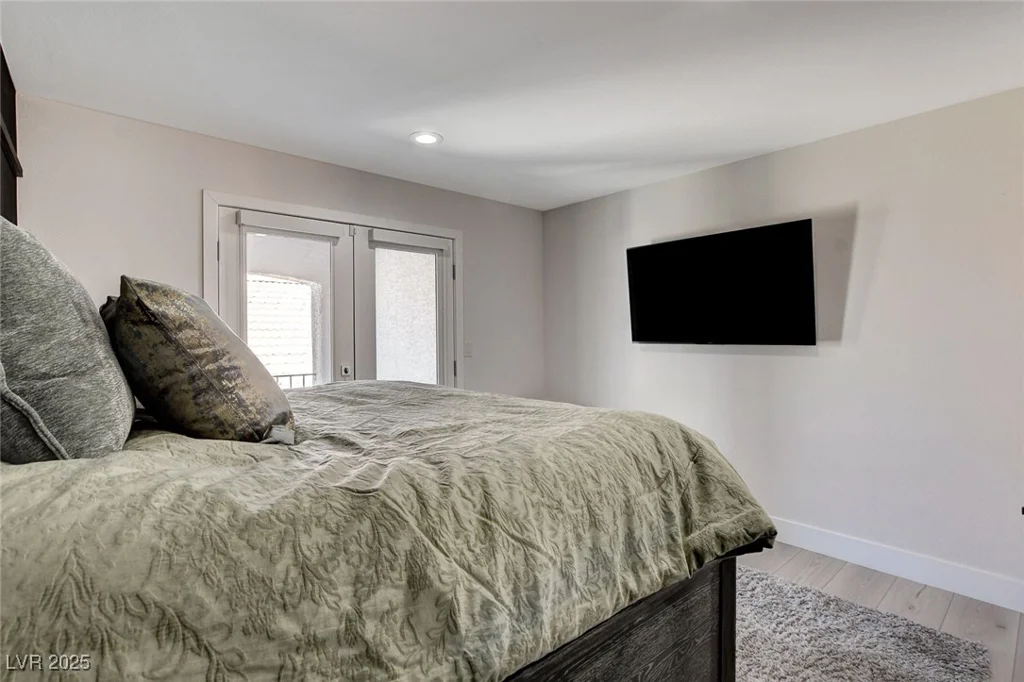 3012 Waterside, Las Vegas, NV 89117