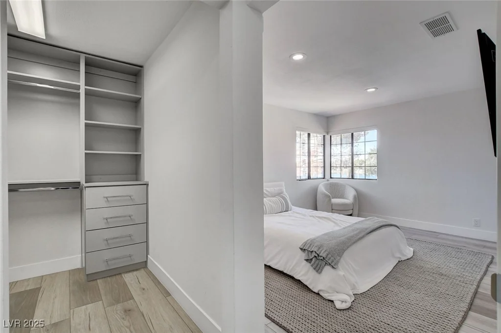 3012 Waterside, Las Vegas, NV 89117