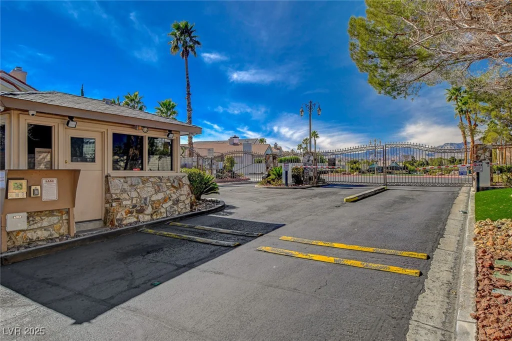 3012 Waterside, Las Vegas, NV 89117