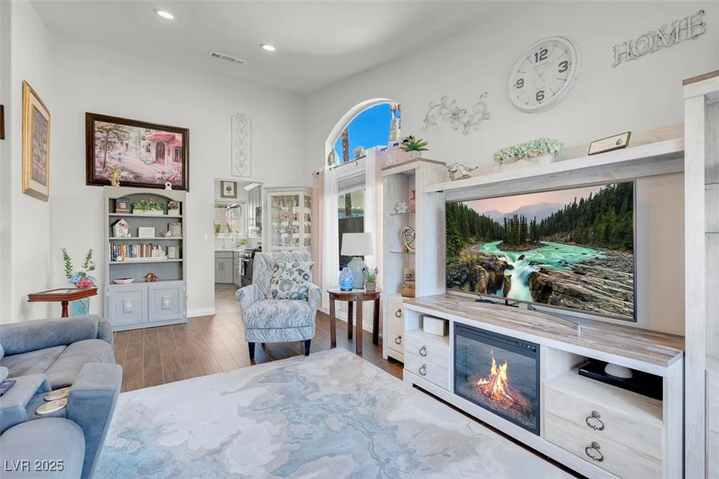 6109 Flaming Arrow, North Las Vegas, NV 89031