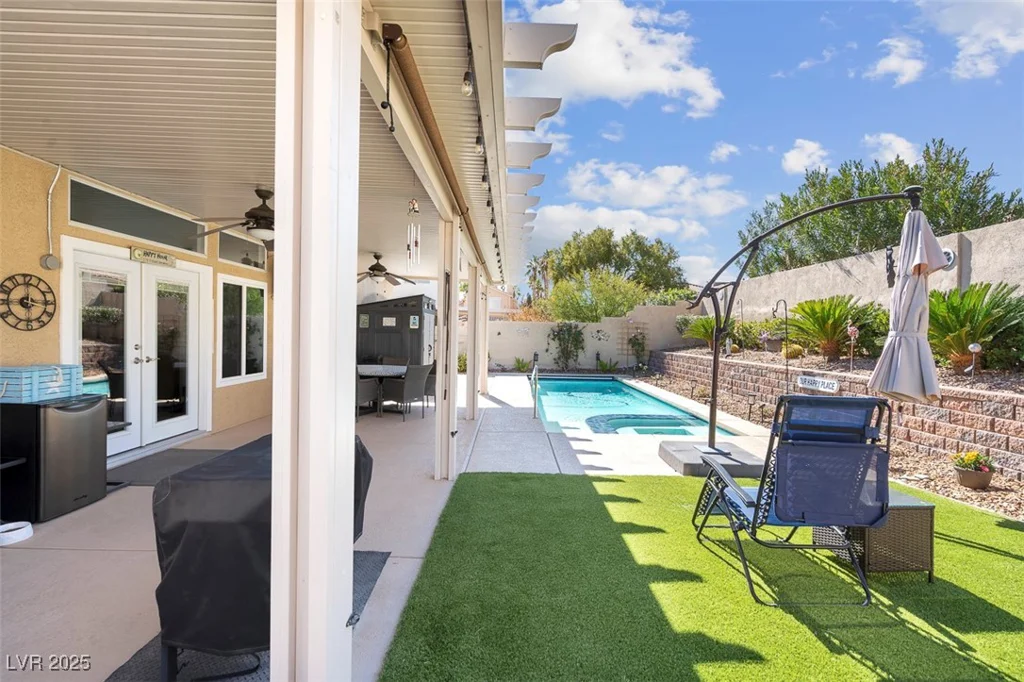 6109 Flaming Arrow, North Las Vegas, NV 89031