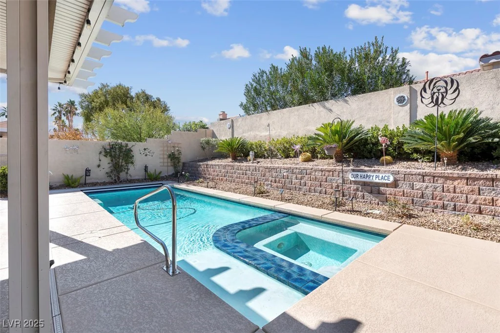 6109 Flaming Arrow, North Las Vegas, NV 89031