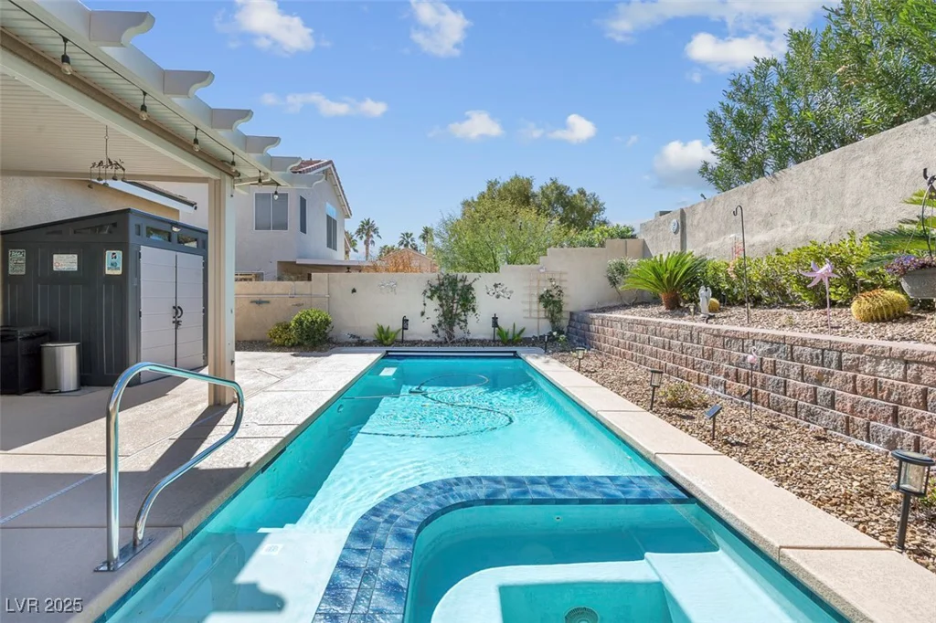 6109 Flaming Arrow, North Las Vegas, NV 89031