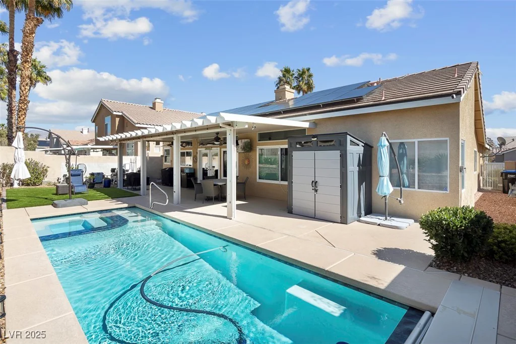 6109 Flaming Arrow, North Las Vegas, NV 89031
