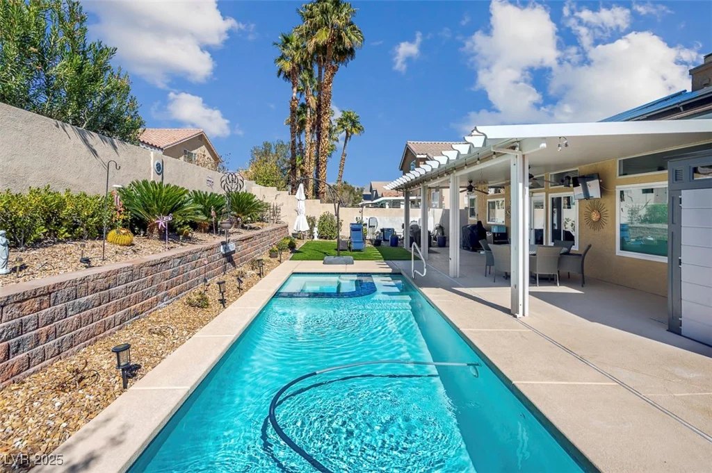 6109 Flaming Arrow, North Las Vegas, NV 89031
