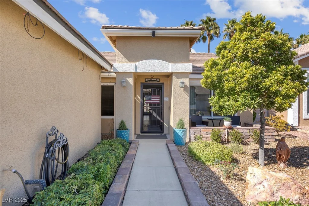 6109 Flaming Arrow, North Las Vegas, NV 89031
