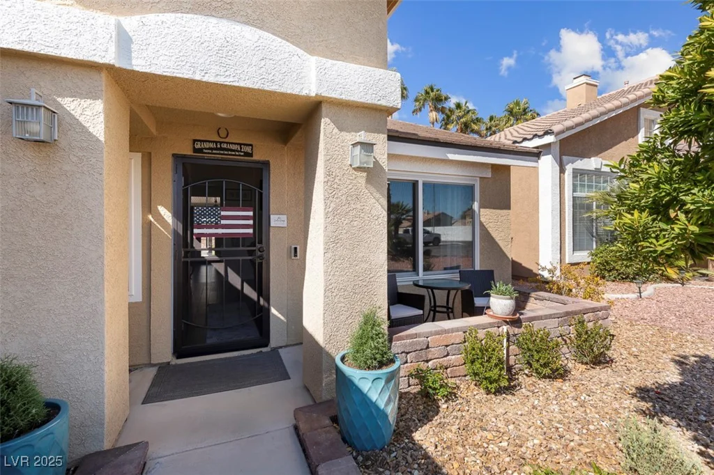 6109 Flaming Arrow, North Las Vegas, NV 89031