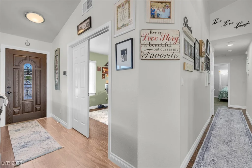 6109 Flaming Arrow, North Las Vegas, NV 89031