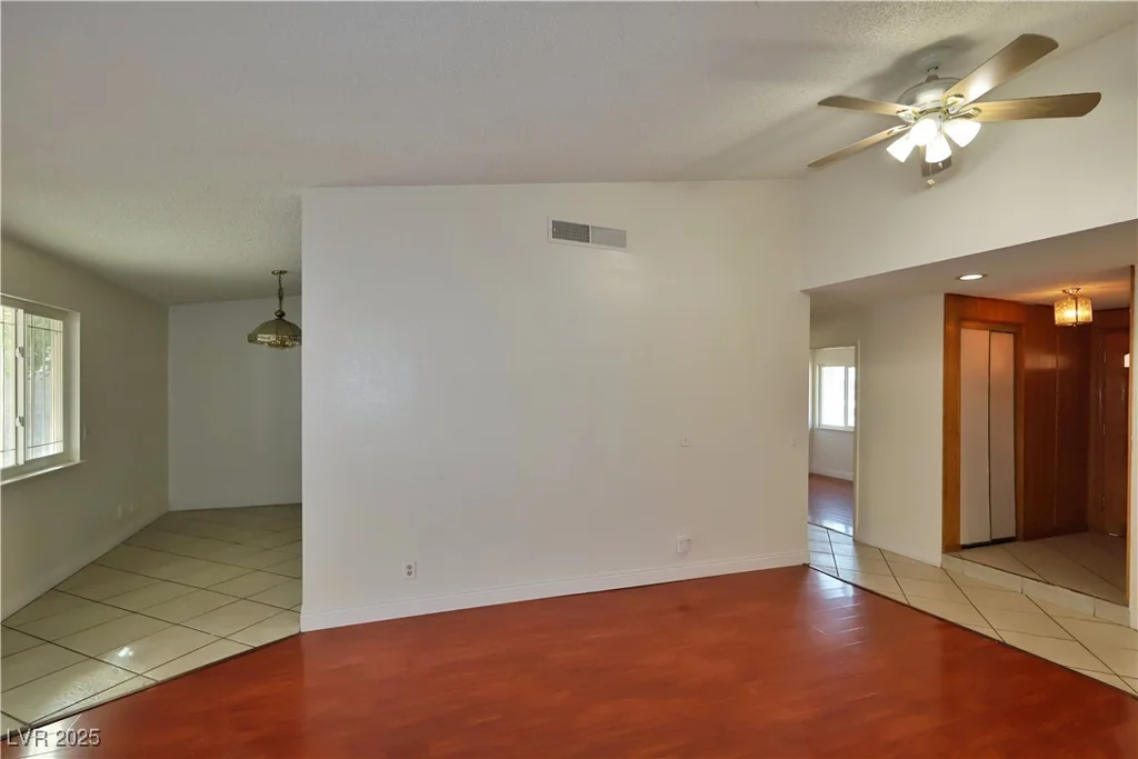 3630 Willow Springs, Las Vegas, NV 89103